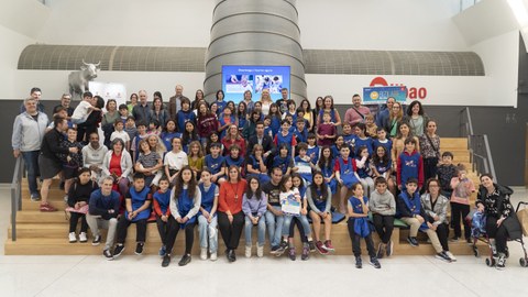 Más de 100 jóvenes se reúnen en bilbao en el primer ‘Bizilabe eguna’ para presentar 20 proyectos científico-tecnológicos