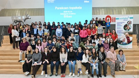 Más de 80 jóvenes de ‘Bizilabe Bilbao’ se reúnen con mujeres profesionales de la ciencia y la tecnología para intercambiar experiencias