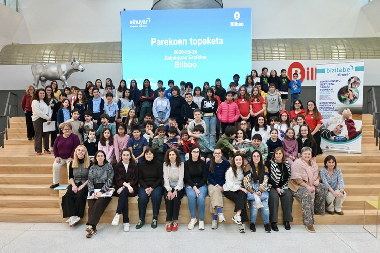 Más de 80 jóvenes de ‘Bizilabe Bilbao’ se reúnen con mujeres profesionales de la ciencia y la tecnología para intercambiar experiencias