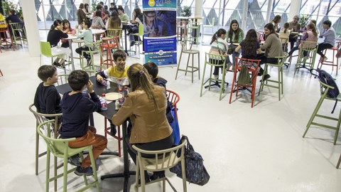 Parekoen Topaketa conecta a 46 jóvenes con la realidad de las profesiones vinculadas a la ciencia y la tecnología