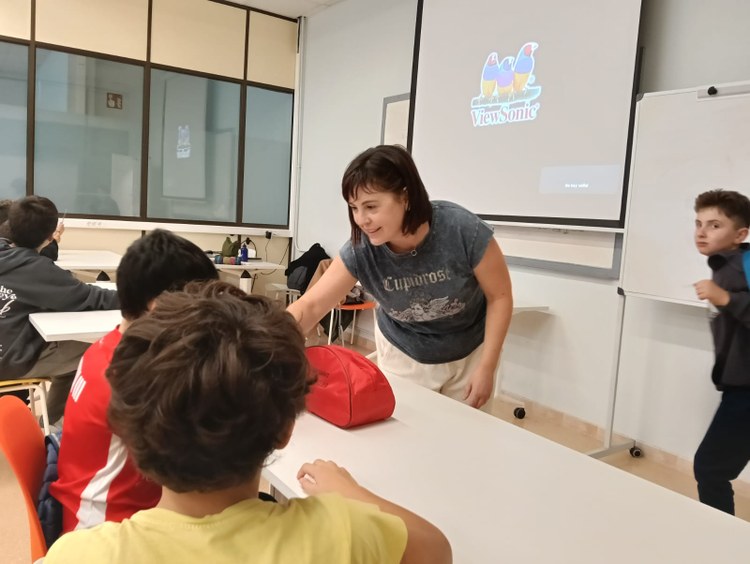 Jóvenes de Bizilabe reciben la visita de mujeres investigadoras de Elgoibar