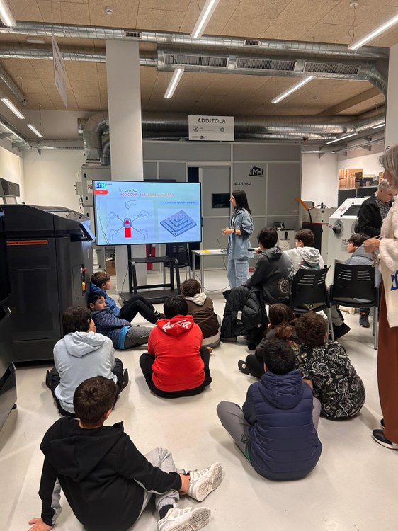 Los y las jóvenes de Bizilabe conocen las instalaciones de IMH