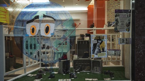 Los comercios de Ermua ya están preparados para el 11 de febrero