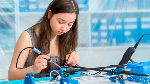 Programa de tecnología para jóvenes en Bizilabe de Ermua