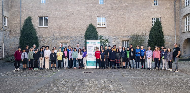 Jóvenes de Bizilabe Iruña se reúnen con profesionales del mundo de la ciencia y la tecnología en el Encuentro entre Pares
