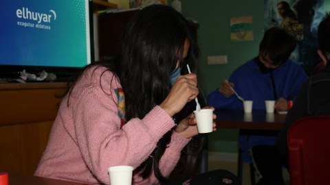 Experiencias científicas para jóvenes de Asteasu el pasado sábado