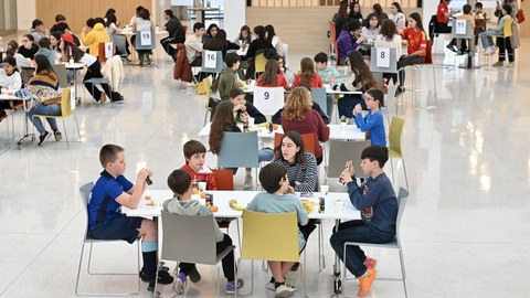 Bizilabeko gazteak zientzia eta teknologiaren arloko 46 profesionalekin elkartu dira Parekoen Topaketetan