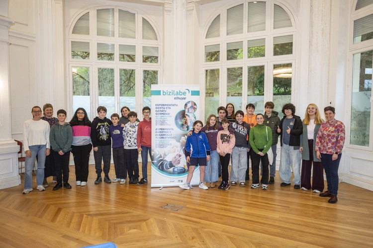 Laudioko Bizilabeko gazteak zientzia eta teknologiaren arloko emakume profesionalekin elkartu dira Parekoen Topaketan